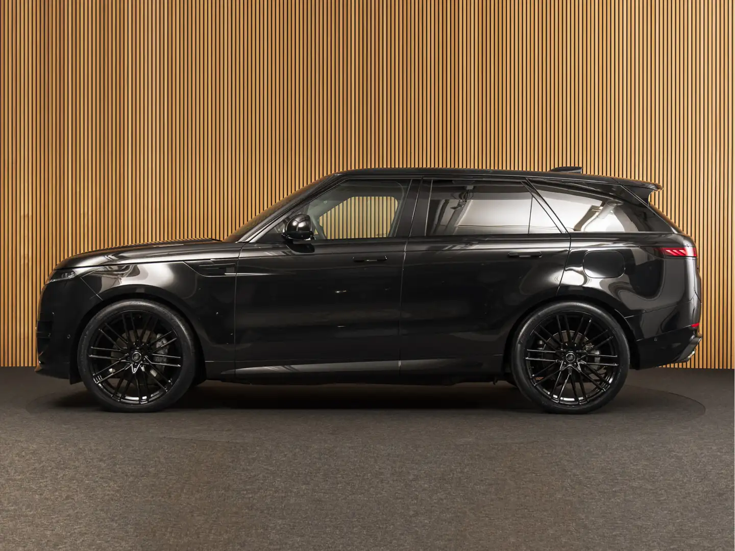 Land Rover Range Rover Sport 3.0 P460e Dynamic HSE 24"-MASSAGE-PANO Schwarz - 2