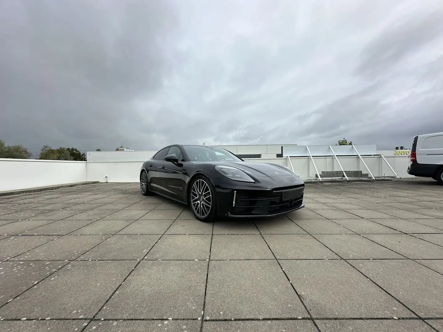 Porsche Panamera 4 E-Hybrid/LEDER/21" TURBO/PANODAK/BOSE/CRUISE CTR Noir - 1