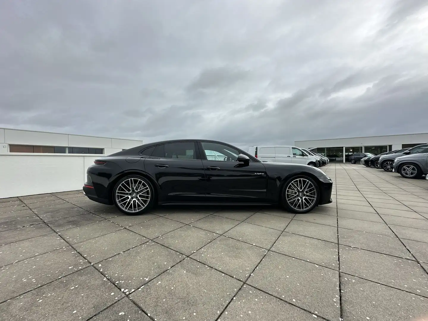 Porsche Panamera 4 E-Hybrid/LEDER/21" TURBO/PANODAK/BOSE/CRUISE CTR Noir - 2