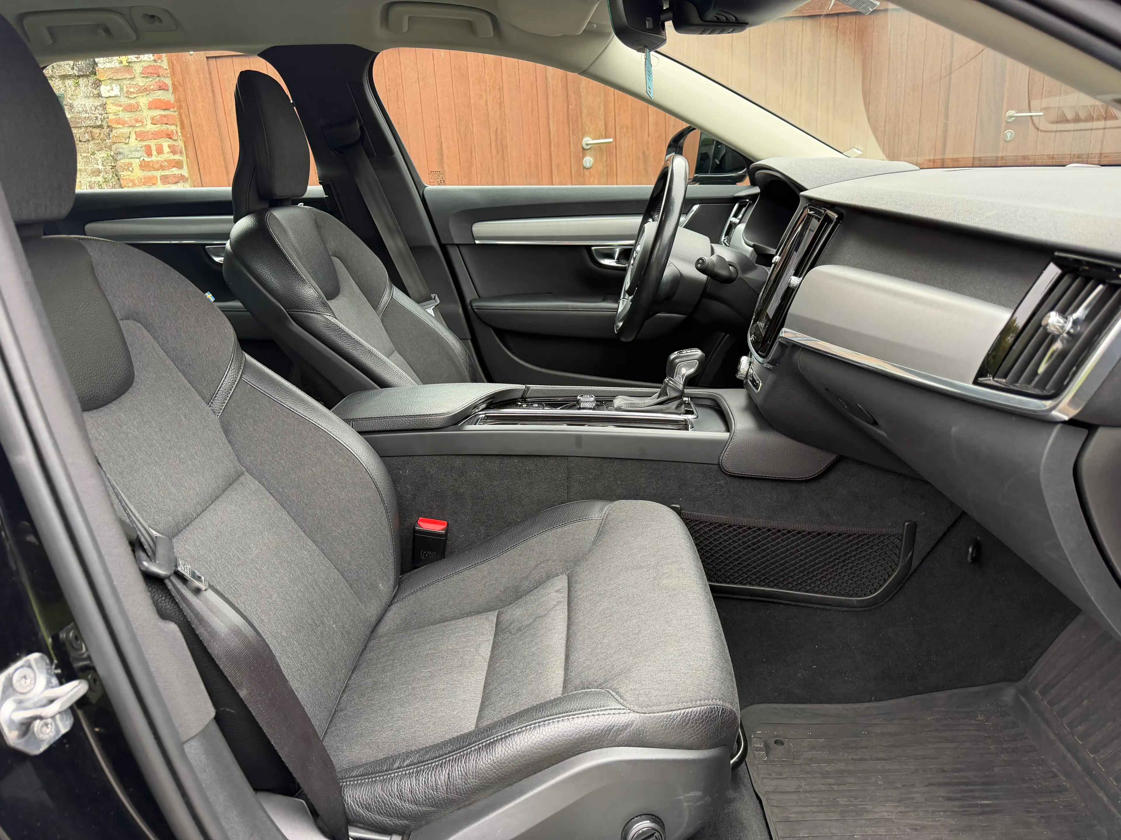 Volvo V90 2.0 D4 Geartronic AdBlue *GPS || CRUISE || PDC* — photo 9