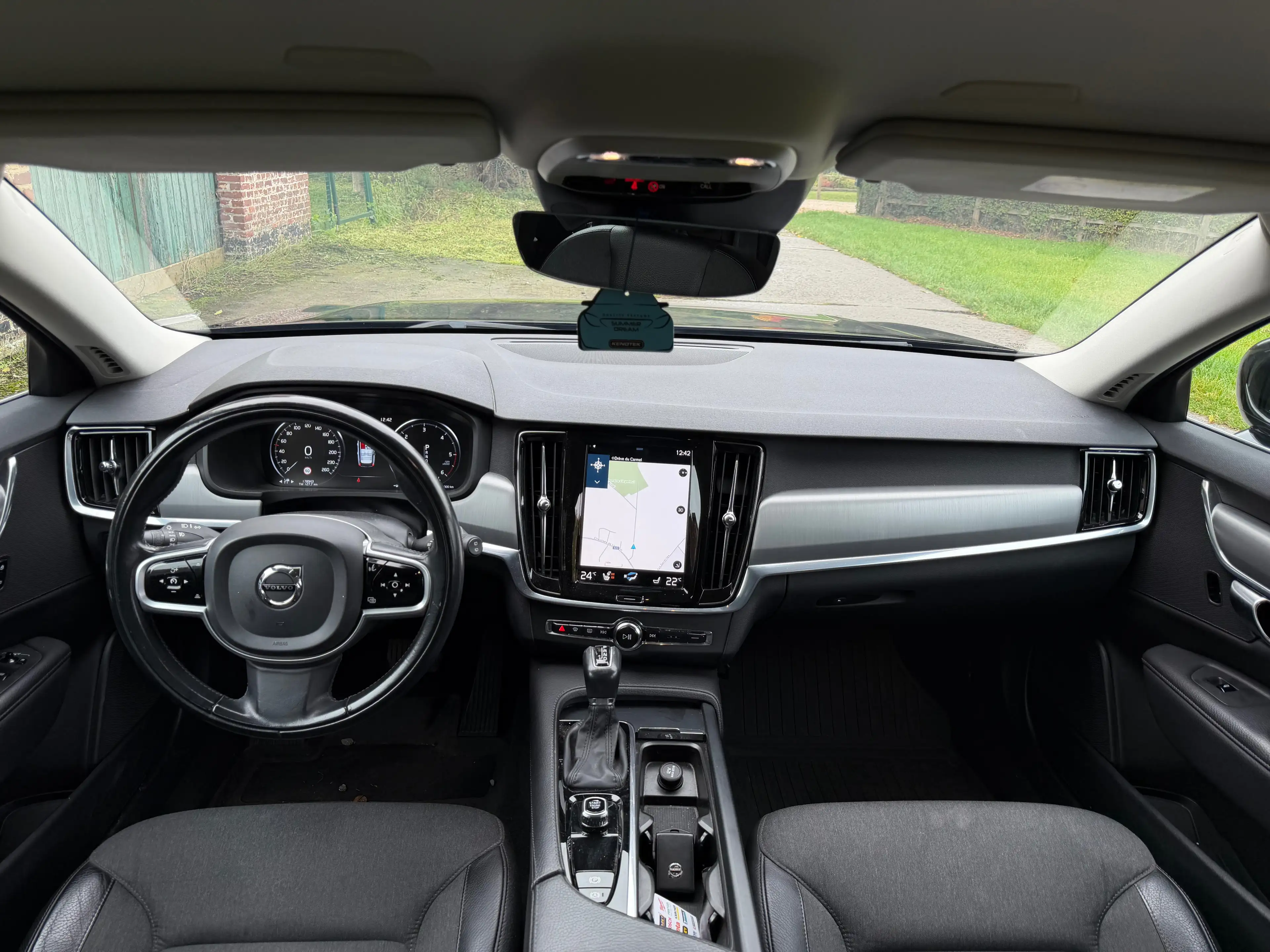 Volvo V90 2.0 D4 Geartronic AdBlue *GPS || CRUISE || PDC* — photo 12