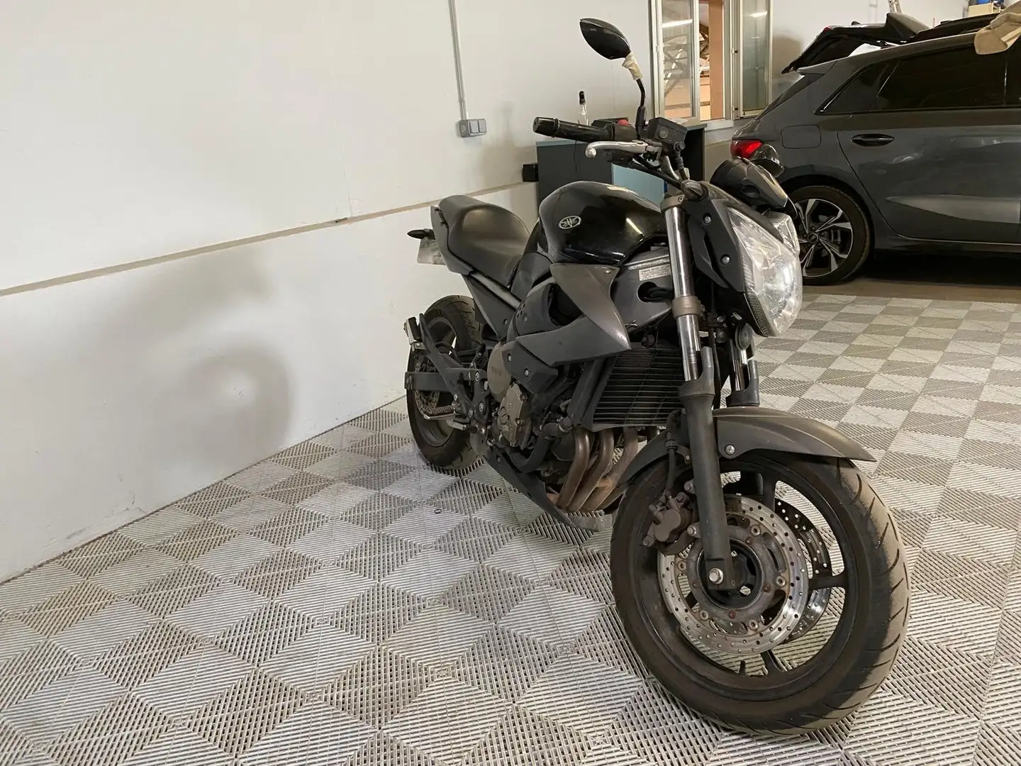 Yamaha XJ 6 MTT1 Noir - 2
