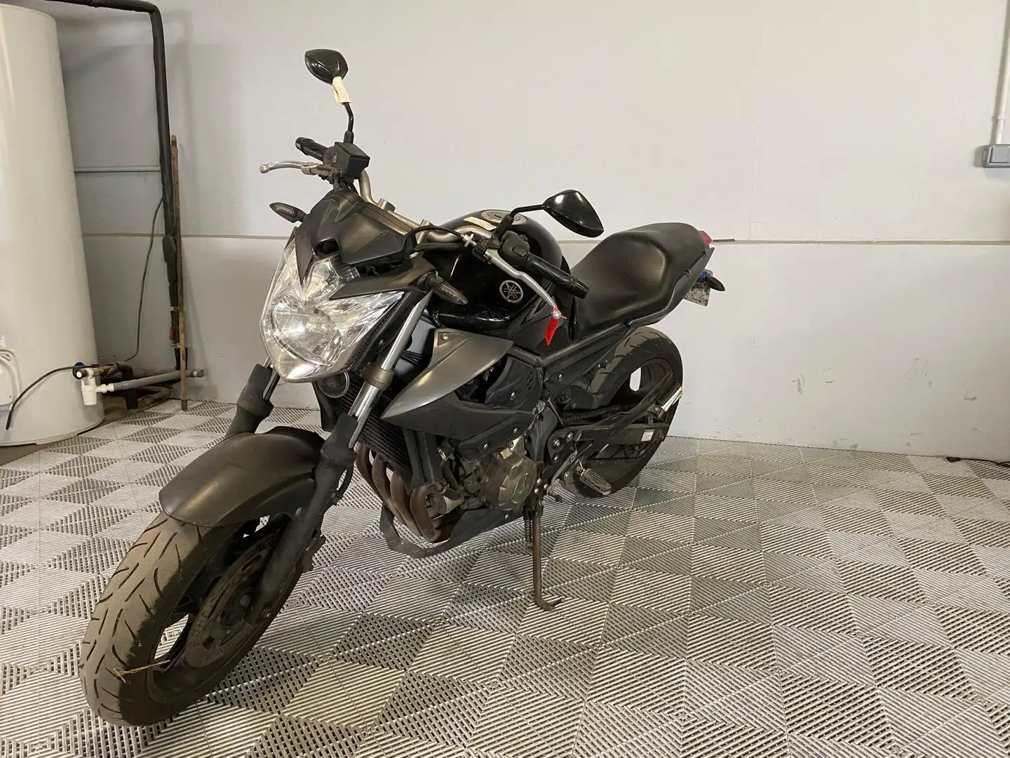 Yamaha XJ 6 MTT1 Noir - 1
