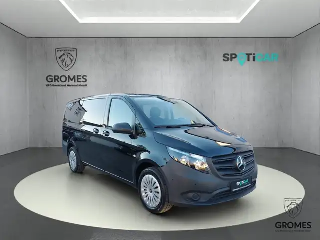 Mercedes-Benz Vito view 2