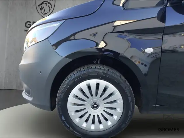 Mercedes-Benz Vito view 12