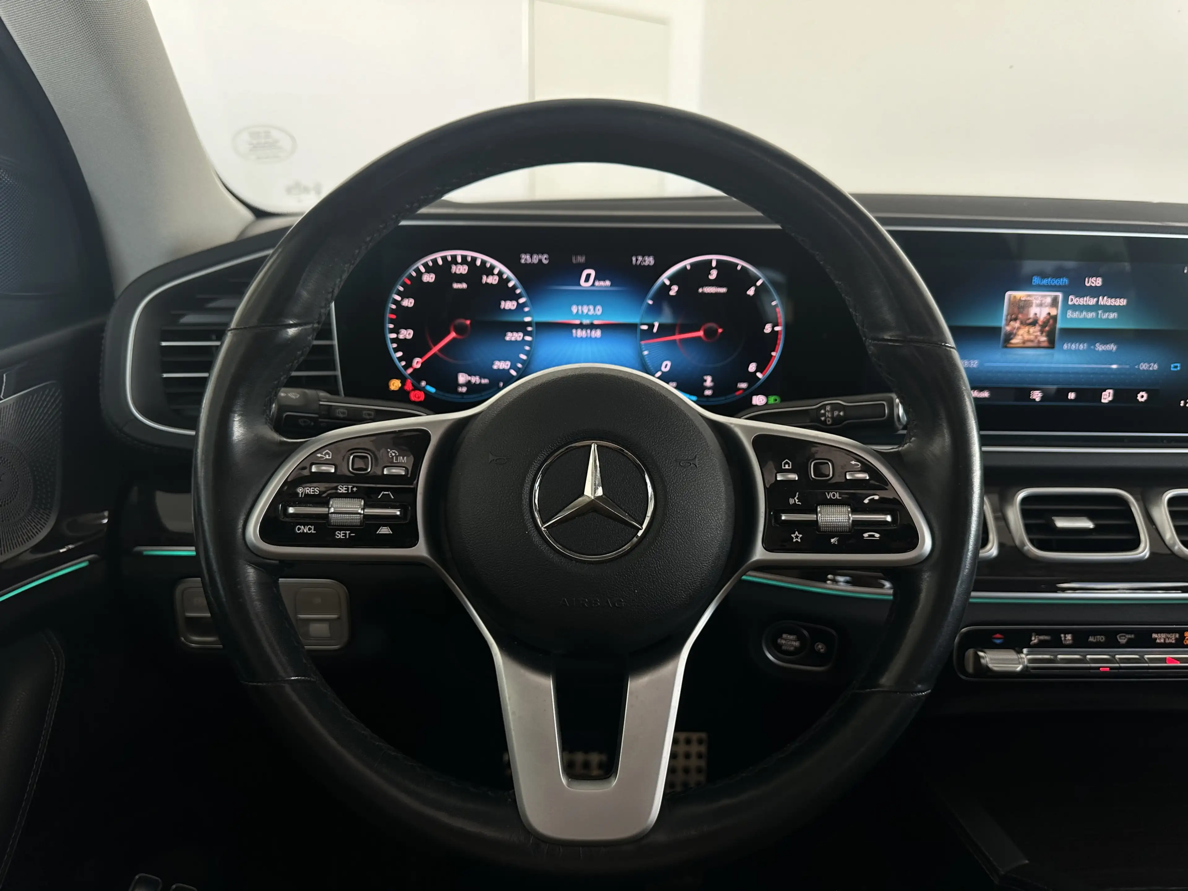 Mercedes-Benz GLS 350 AMG LINE *PANO *HUD *BURM *LUFT *DIST — photo 14