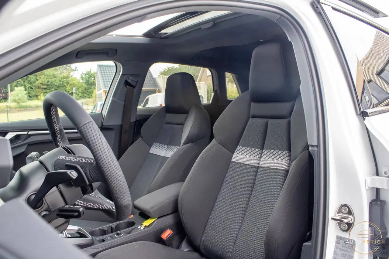 Audi A3 Sportback 45 TFSIe S line Competition PANO MAXTON, миниатюра 5