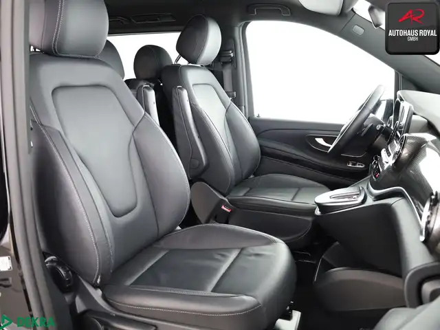 Mercedes-Benz V-Class view 11