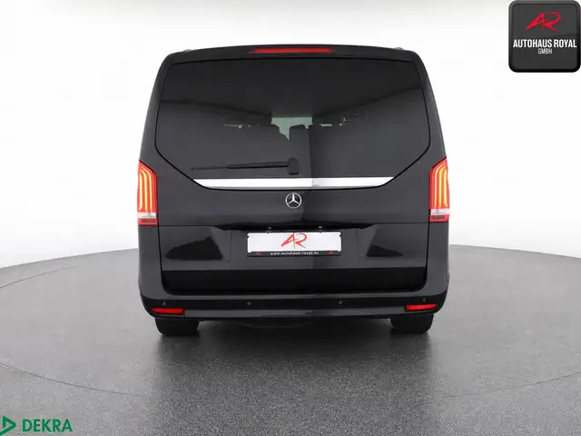 Mercedes-Benz V-Class view 4