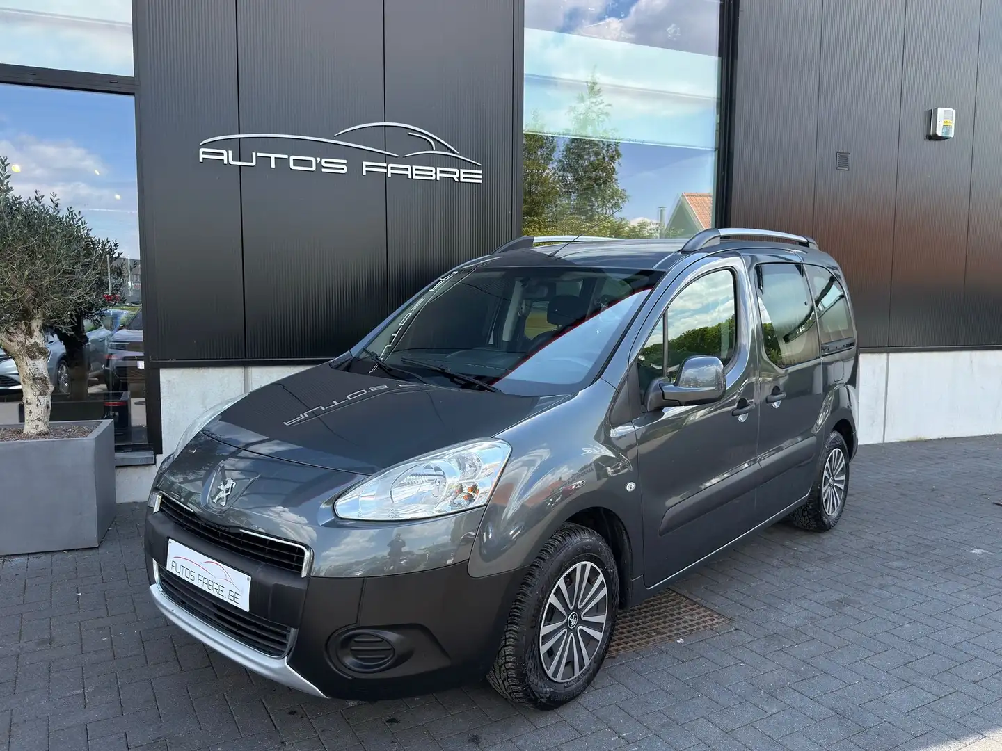 Peugeot Partner 1.6i Active Multispace 1er prop Airco Gris - 1
