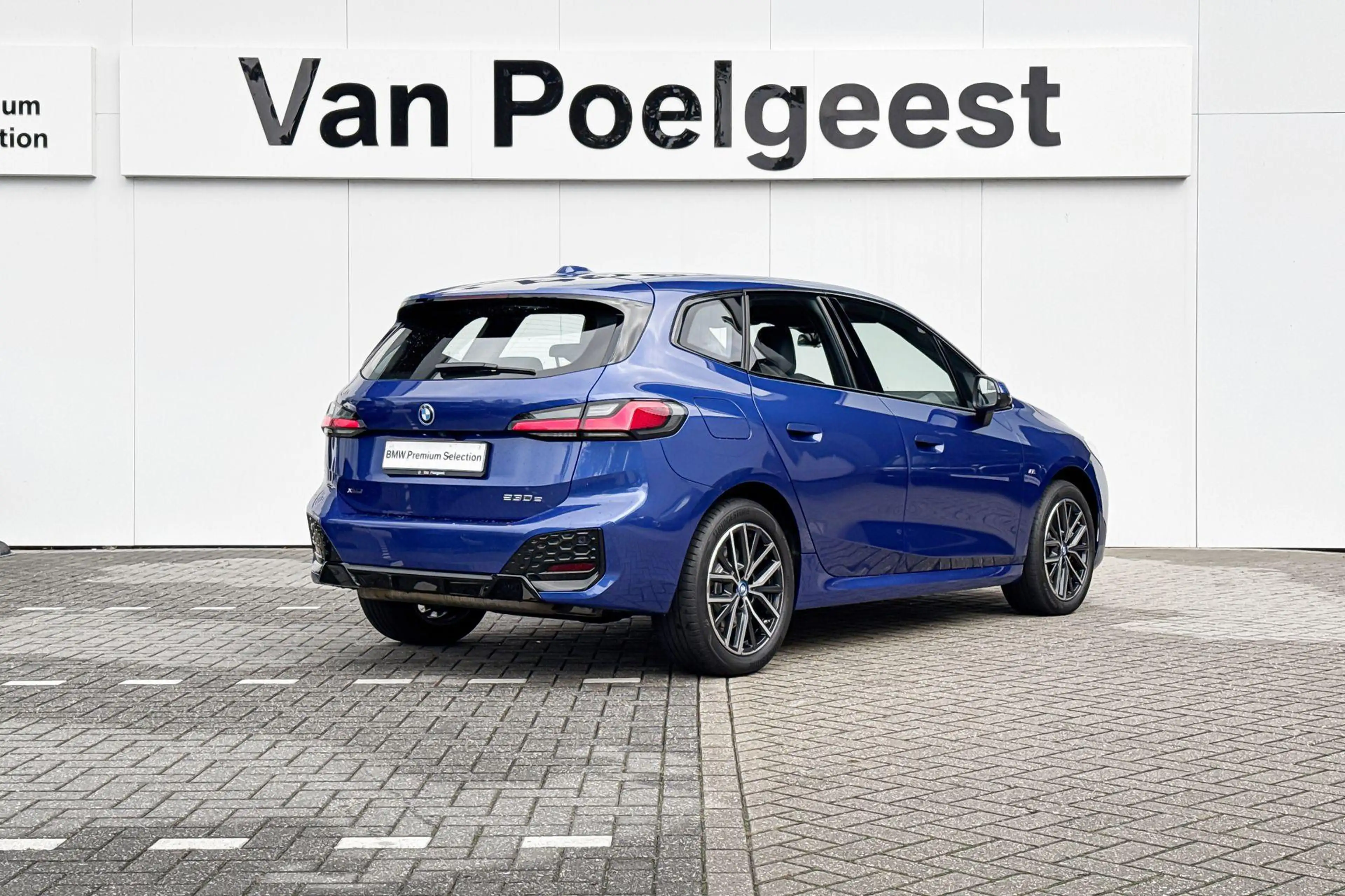 BMW 230 2 Serie Active Tourer 230e xDrive — photo 4