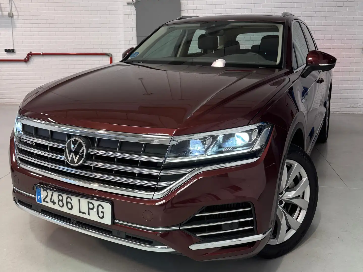 Volkswagen Touareg eHybrid Atmos 3.0 V6 TSI 280kW Tip 4M Mauve - 1