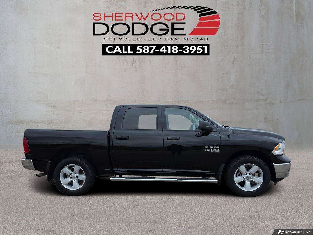 2023 RAM 1500 TRADESMAN CREWCAB 4X4 LOW KMS — снимка 1