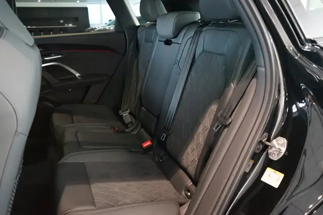 Audi Q5 view 9