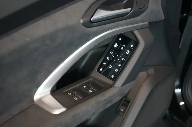 Audi Q5 view 13