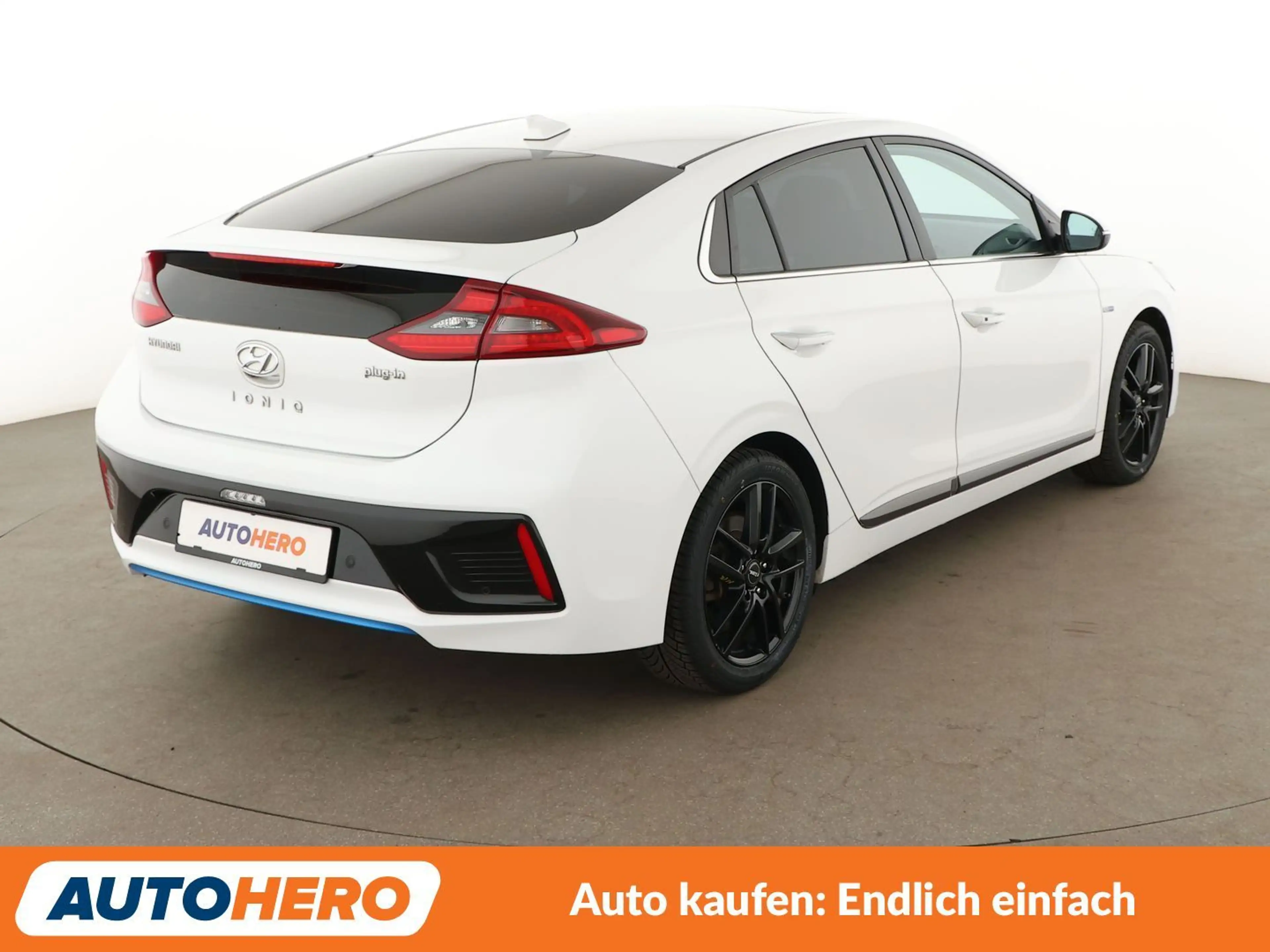 Hyundai IONIQ 1.6 Hybrid Premium Aut.*NAVI*BI-XENON*ACC*CAM*PDC* — photo 6