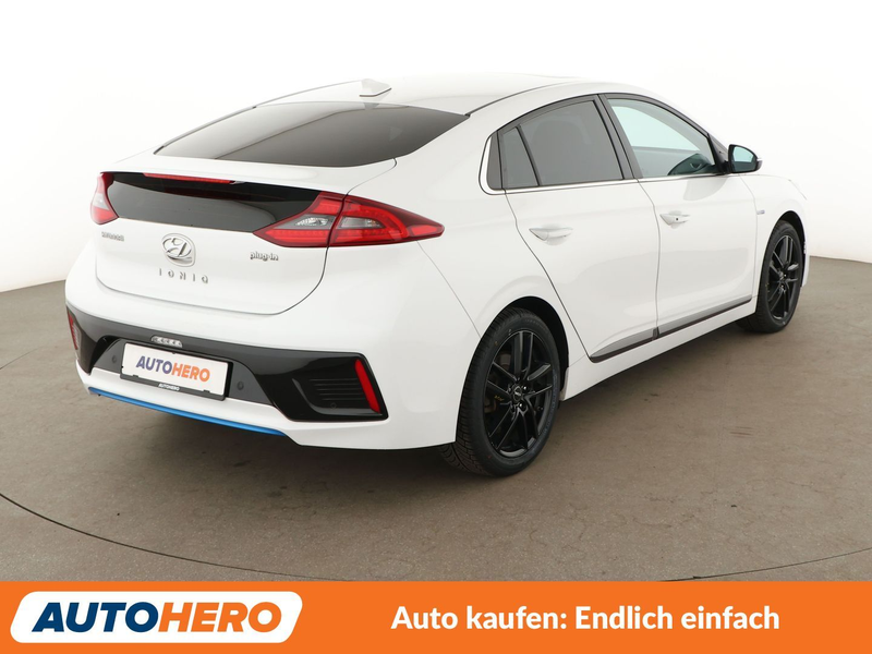 Hyundai IONIQ 1.6 Hybrid Premium Aut.*NAVI*BI-XENON*ACC*CAM*PDC* — photo 6