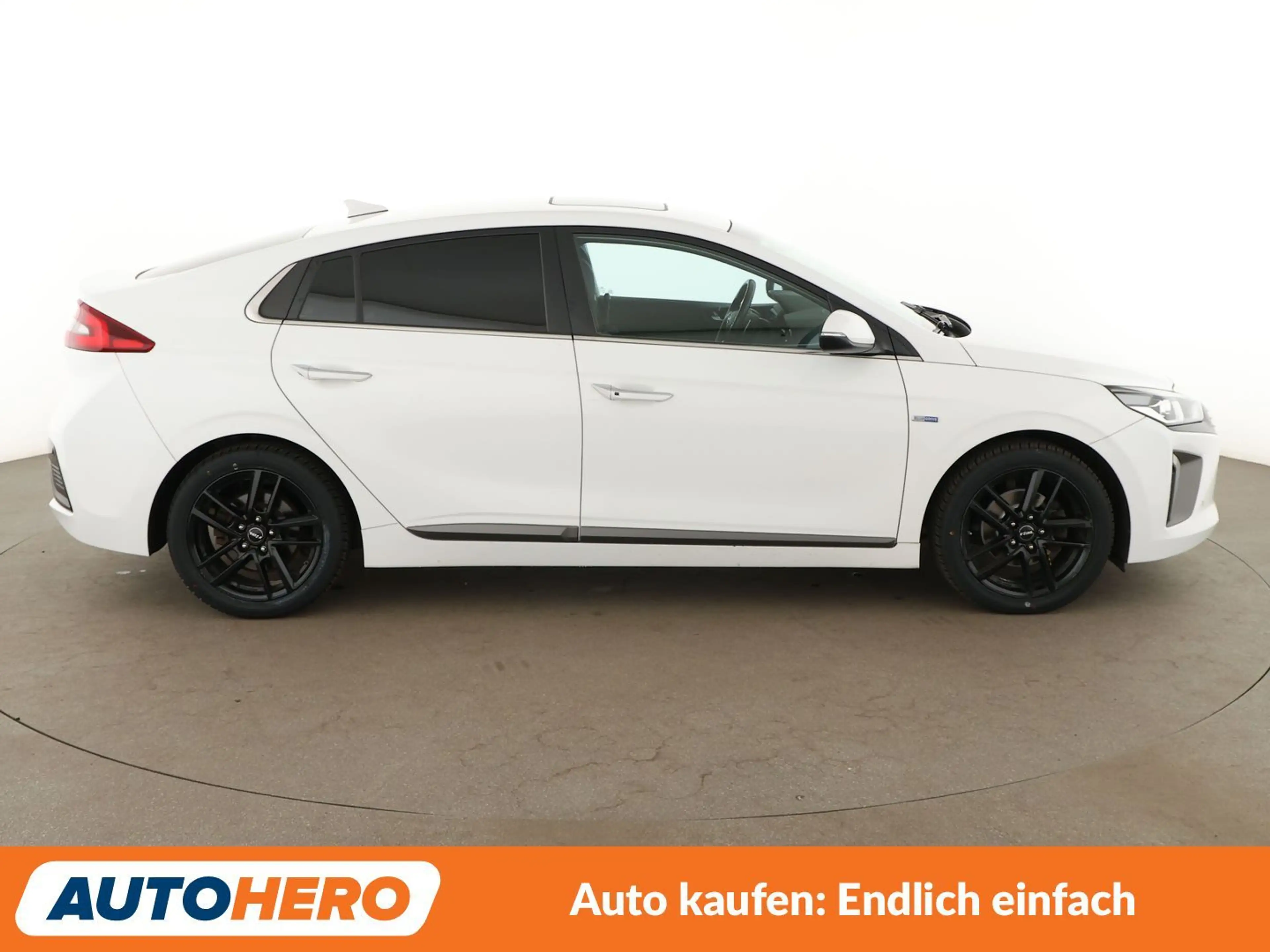Hyundai IONIQ 1.6 Hybrid Premium Aut.*NAVI*BI-XENON*ACC*CAM*PDC* — photo 7