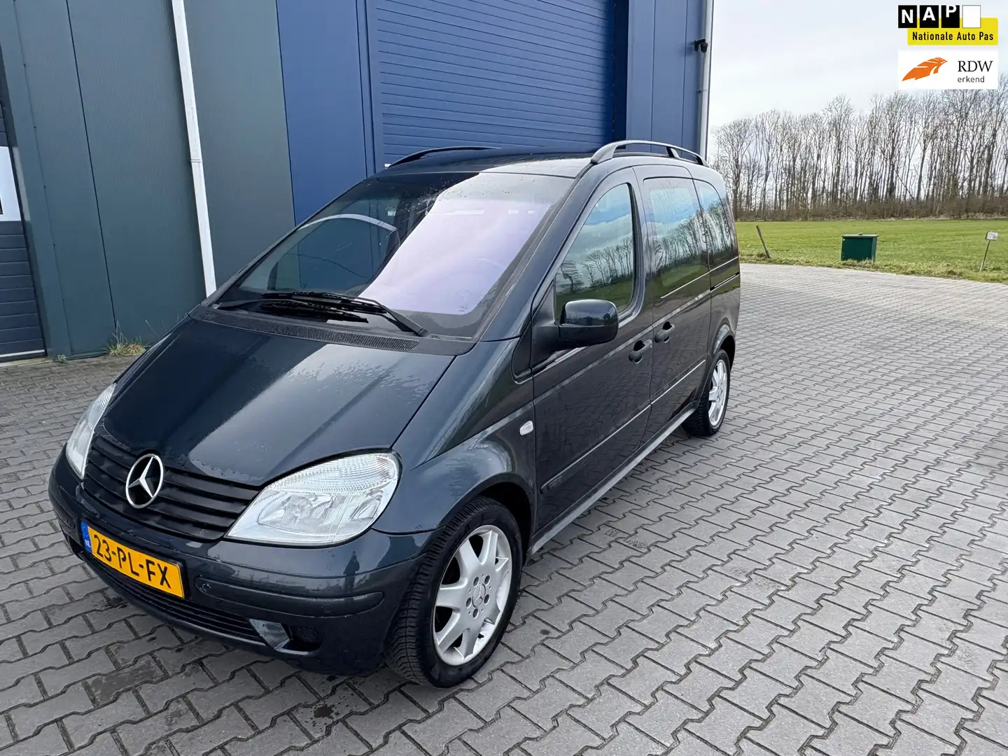 Mercedes-Benz Vaneo 1.6 Ambiente Airco Automaat Schwarz - 1