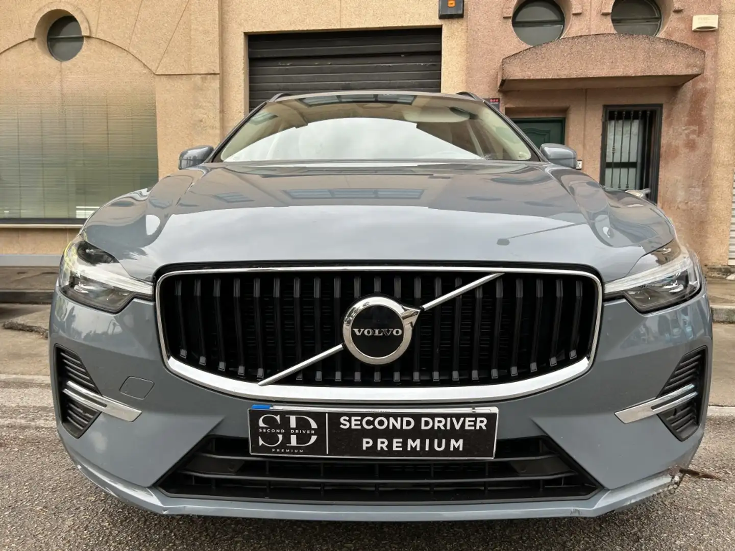 Volvo XC60 Todoterreno Automático de 5 Puertas Gris - 2