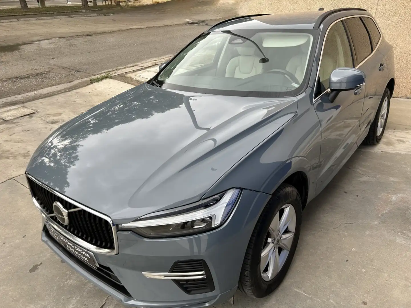 Volvo XC60 Todoterreno Automático de 5 Puertas Gris - 1