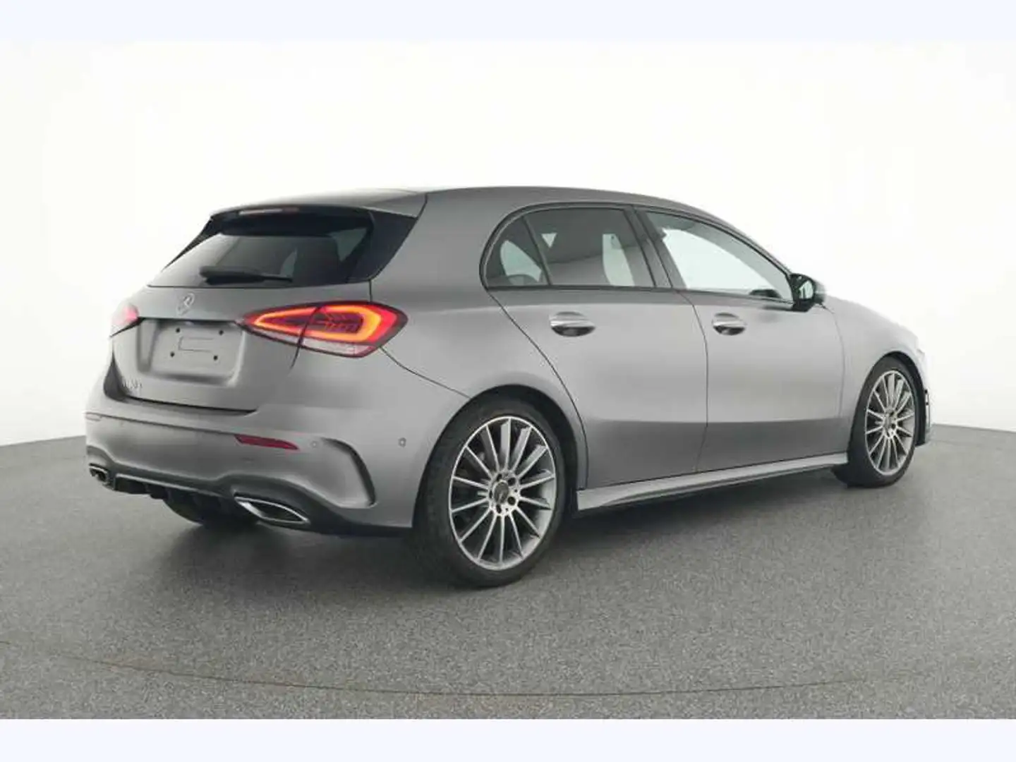 Mercedes-Benz A 180 d AMG Pack Night Toit Pano Gris - 2