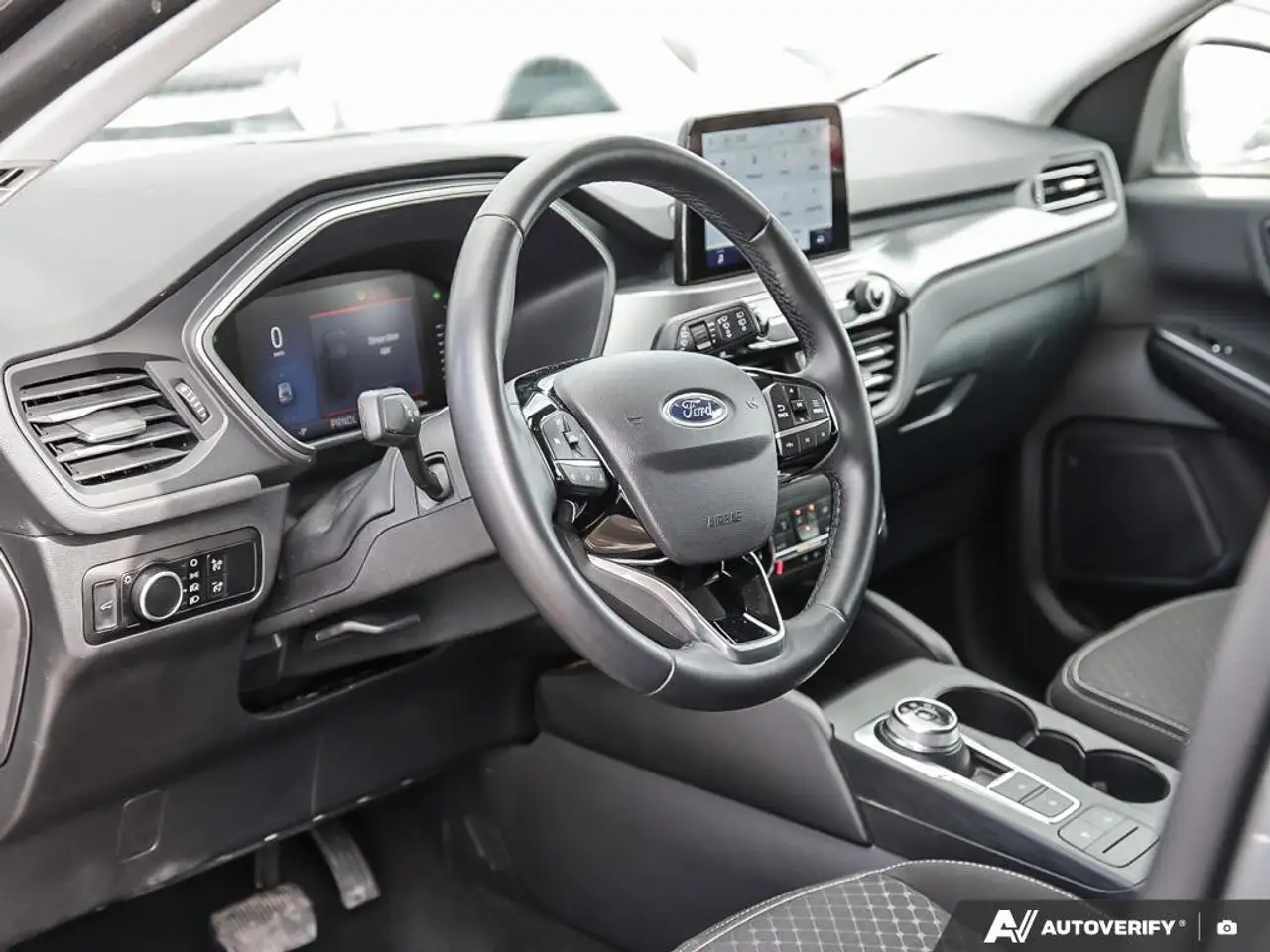 Ford Escape снимка Ford Escape