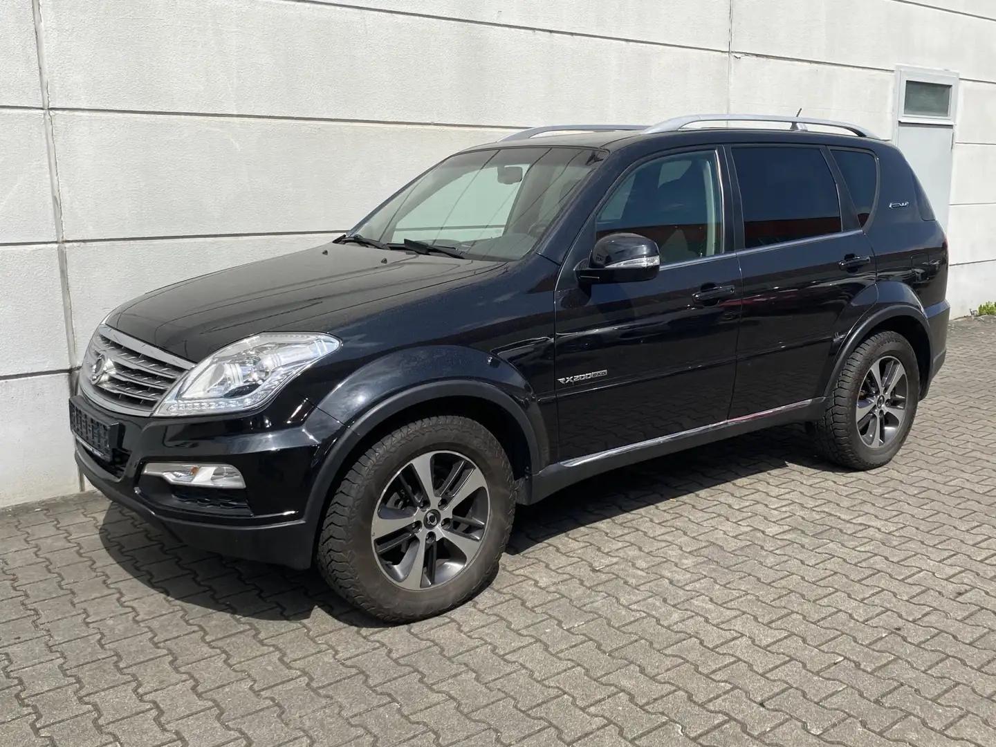 SsangYong Rexton W 2,0 E-XDI 4WD AT Quartz AHK 2,6t el.Sitz Tmat Bt Negro - 2