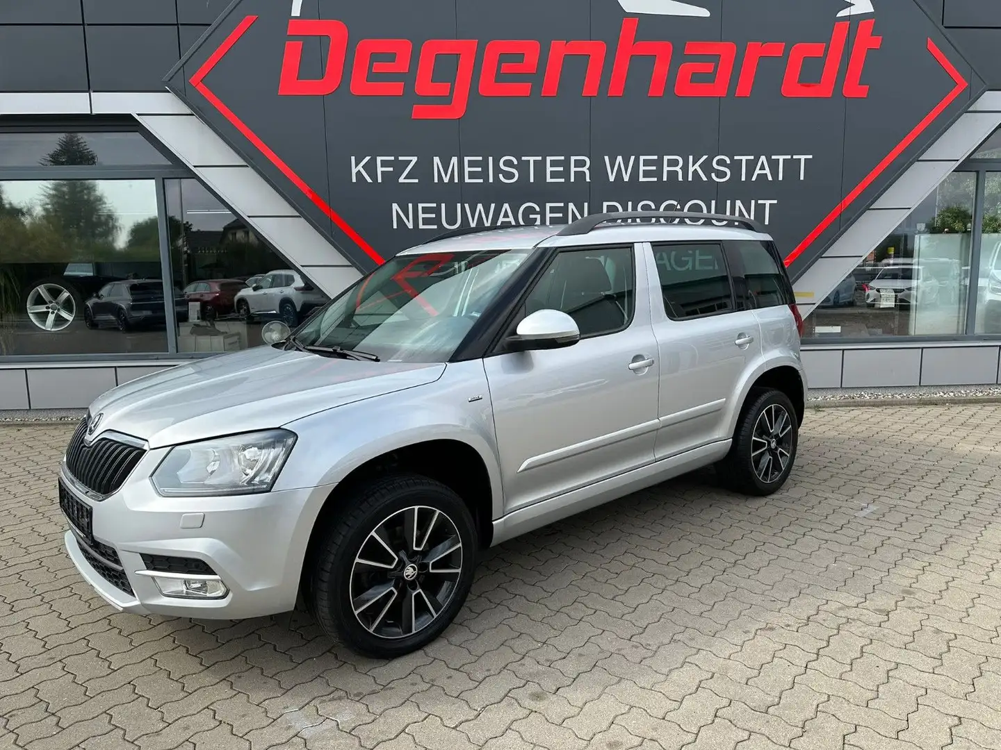 Skoda Yeti 2.0 TDI Drive 4x4 Bi-Xenon Silber - 1