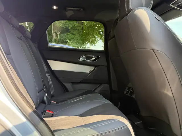 Land Rover Range Rover Velar view 14