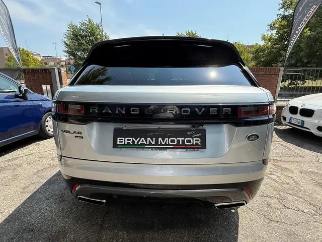 Land Rover Range Rover Velar view 4