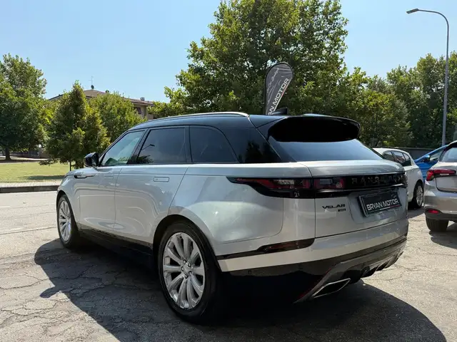 Land Rover Range Rover Velar view 3