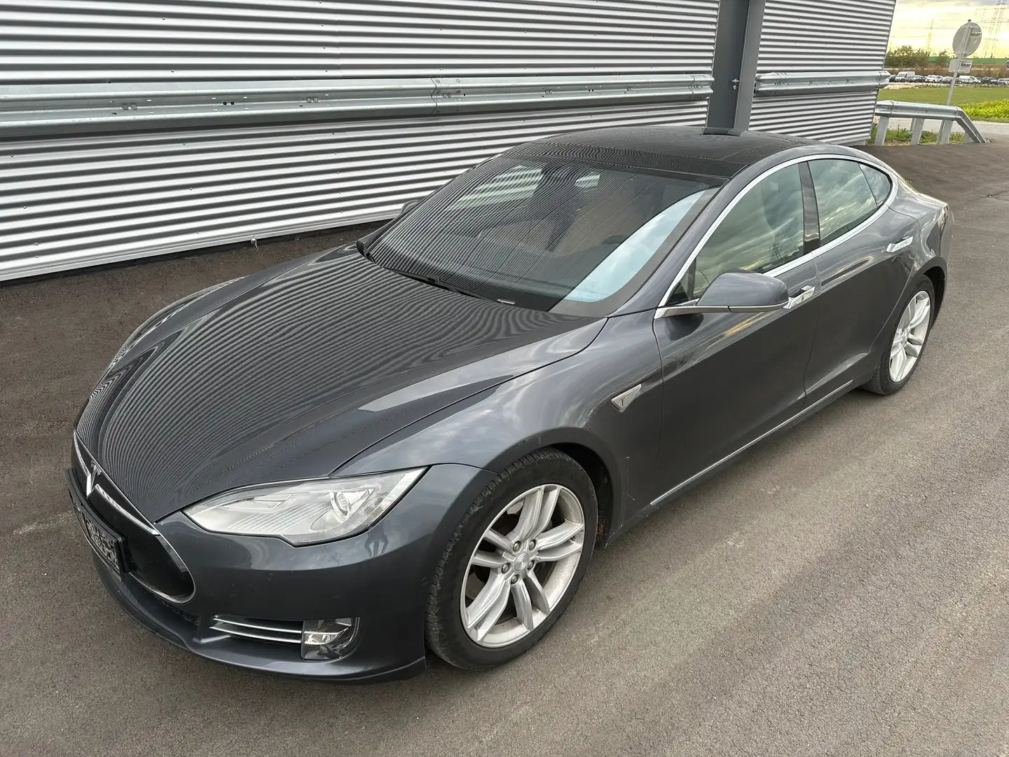 Tesla Model S 85kWh **kostenloses Supercharging** Grau - 1