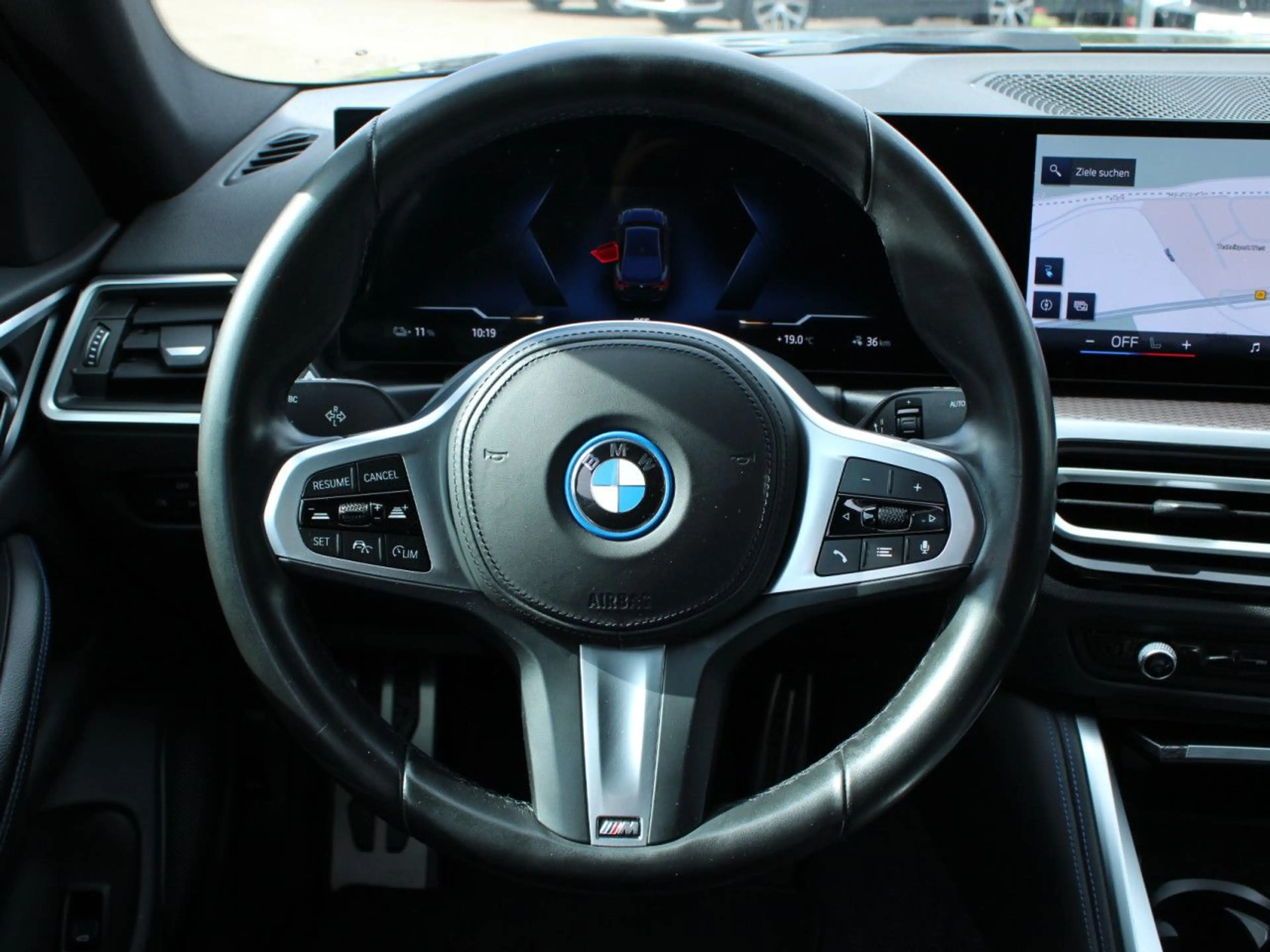 BMW i4 e35 GranCoupe M Sport Navi SurView Har/Ka.19" — photo 11