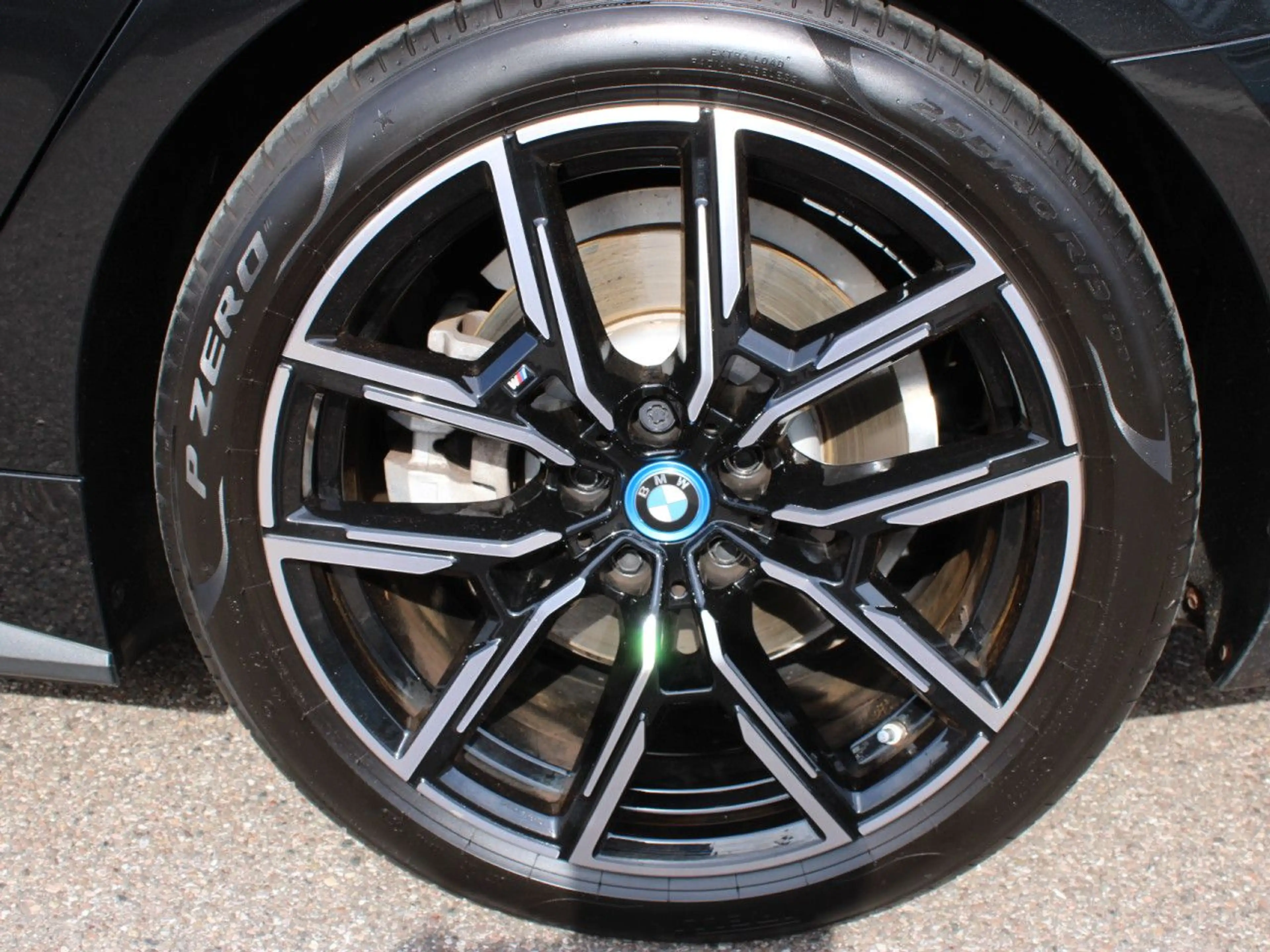 BMW i4 e35 GranCoupe M Sport Navi SurView Har/Ka.19" — photo 8