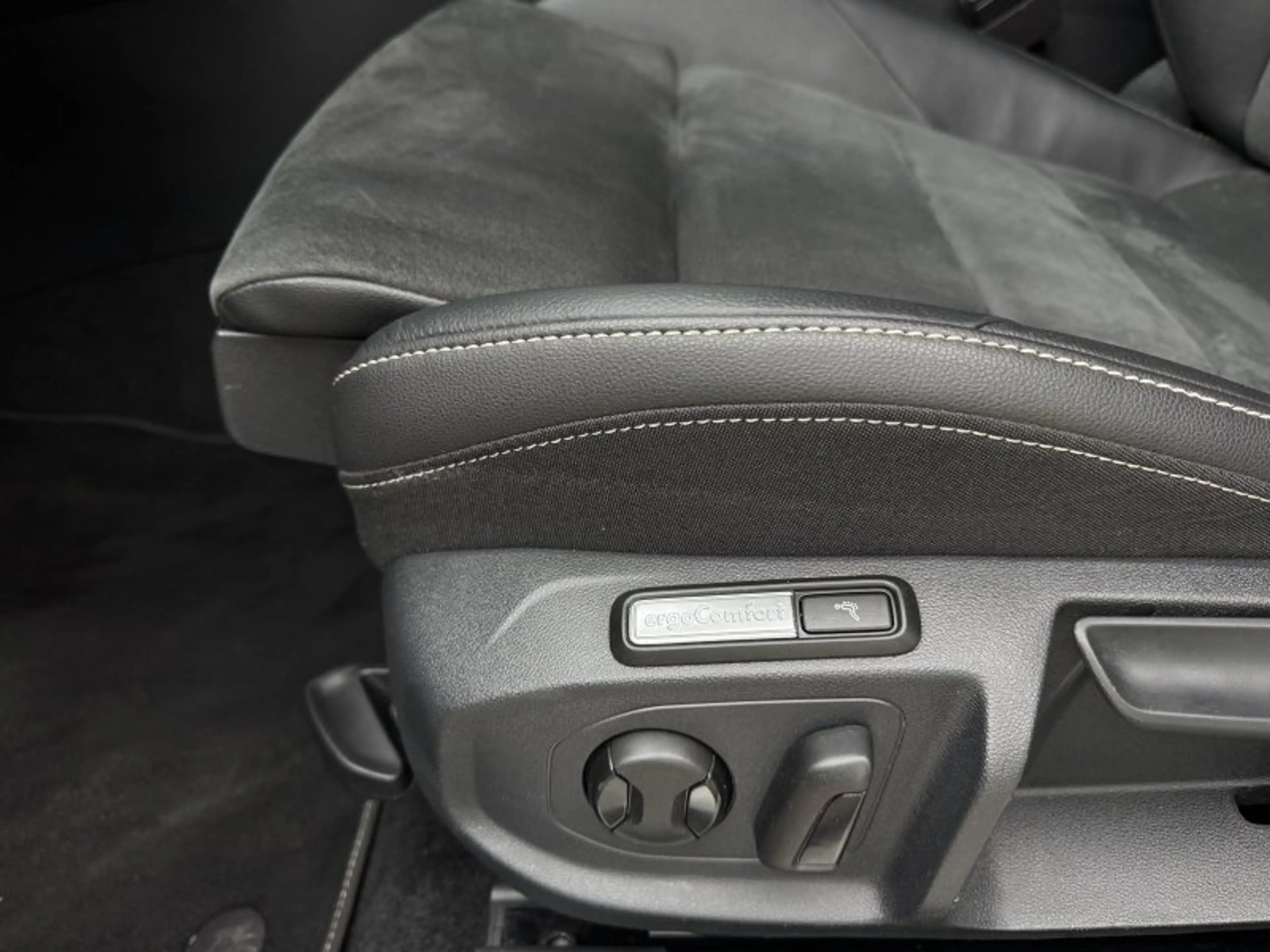 Volkswagen Arteon Shooting Brake 1.4 TSI eHyb Elegance Pano Navi LED — photo 15