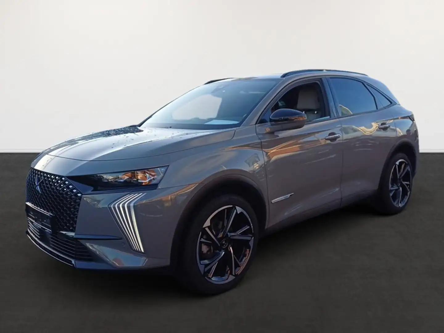 DS Automobiles DS 7 Crossback BlueHDi 130 Esprit de Voyage Grau - 1