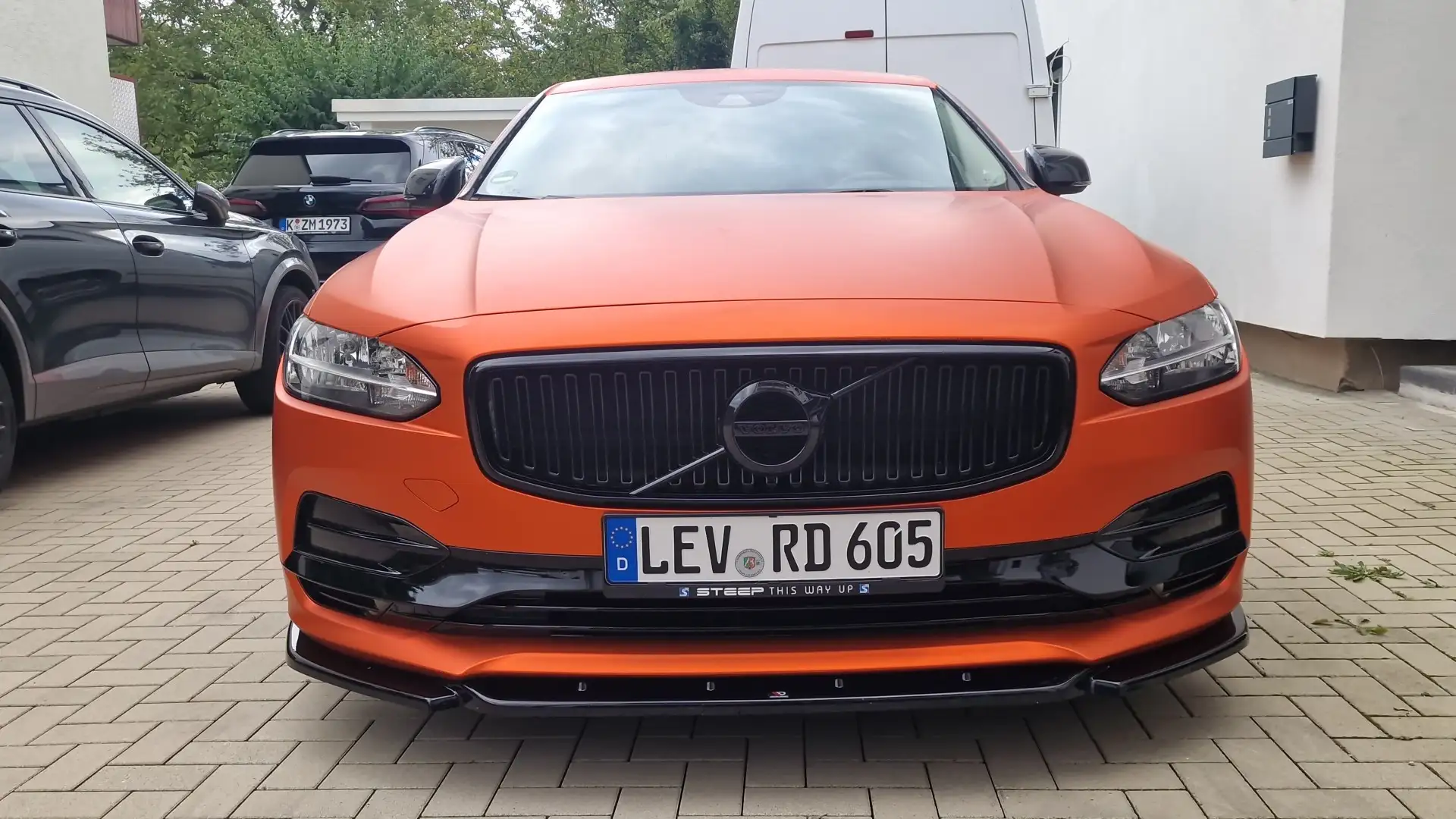 Volvo S90 Kinetic Naranja - 1