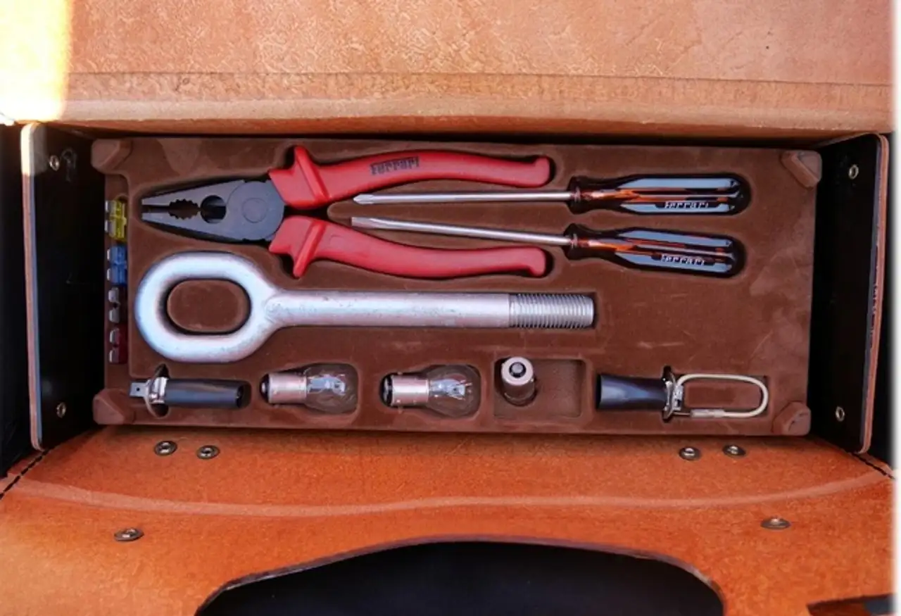 Ferrari 348 TS Targa 2.Hand Scheckheft Inspektion neu, foto 10