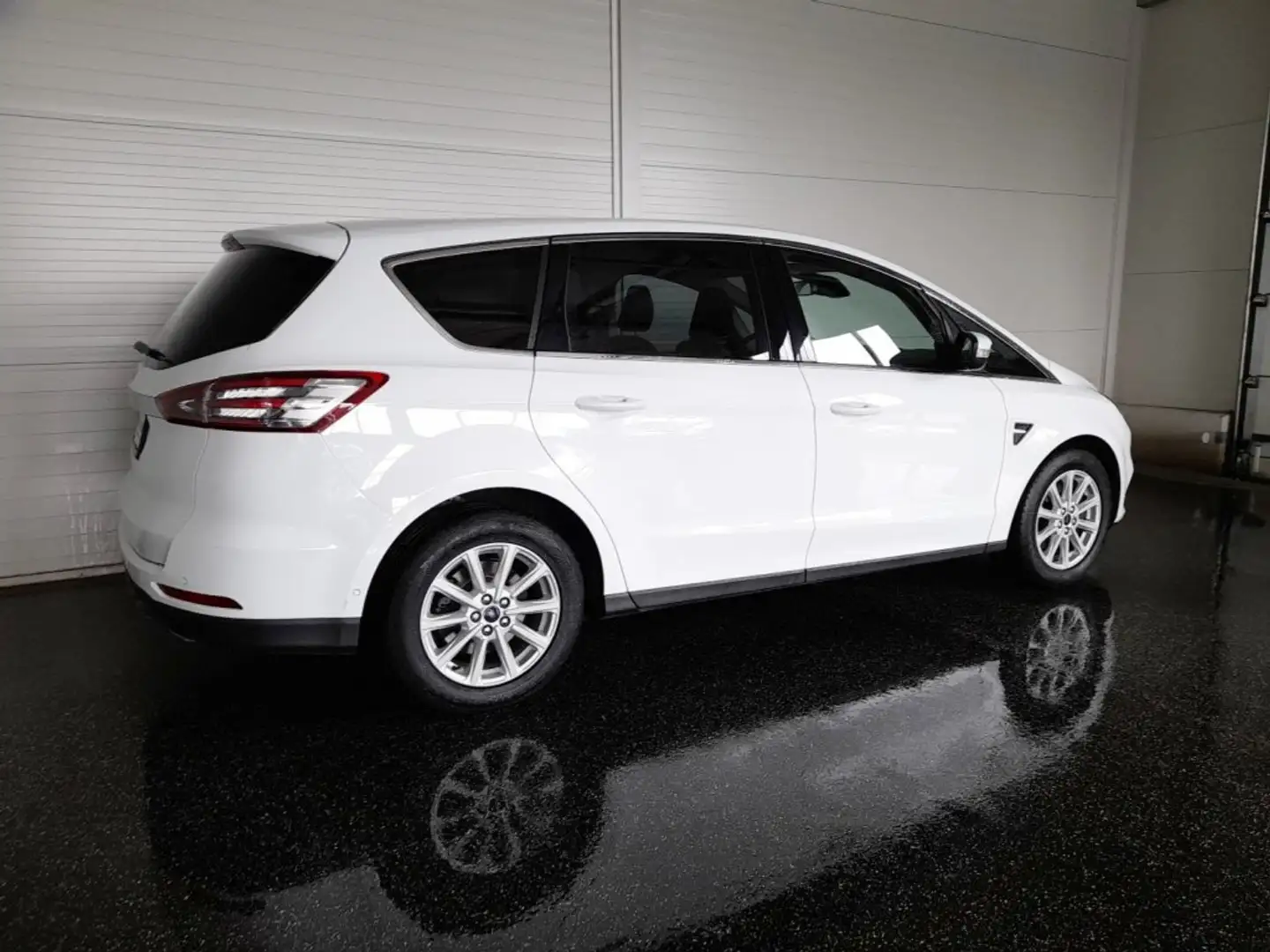 Ford S-Max TITANIUM 2.0 TDCi Aut *LED ADAPTIV / NAVI / ACC / VERKEHRZEICHEN & SPURHALTEASSIST / E-KLAPPE* Weiß - 2
