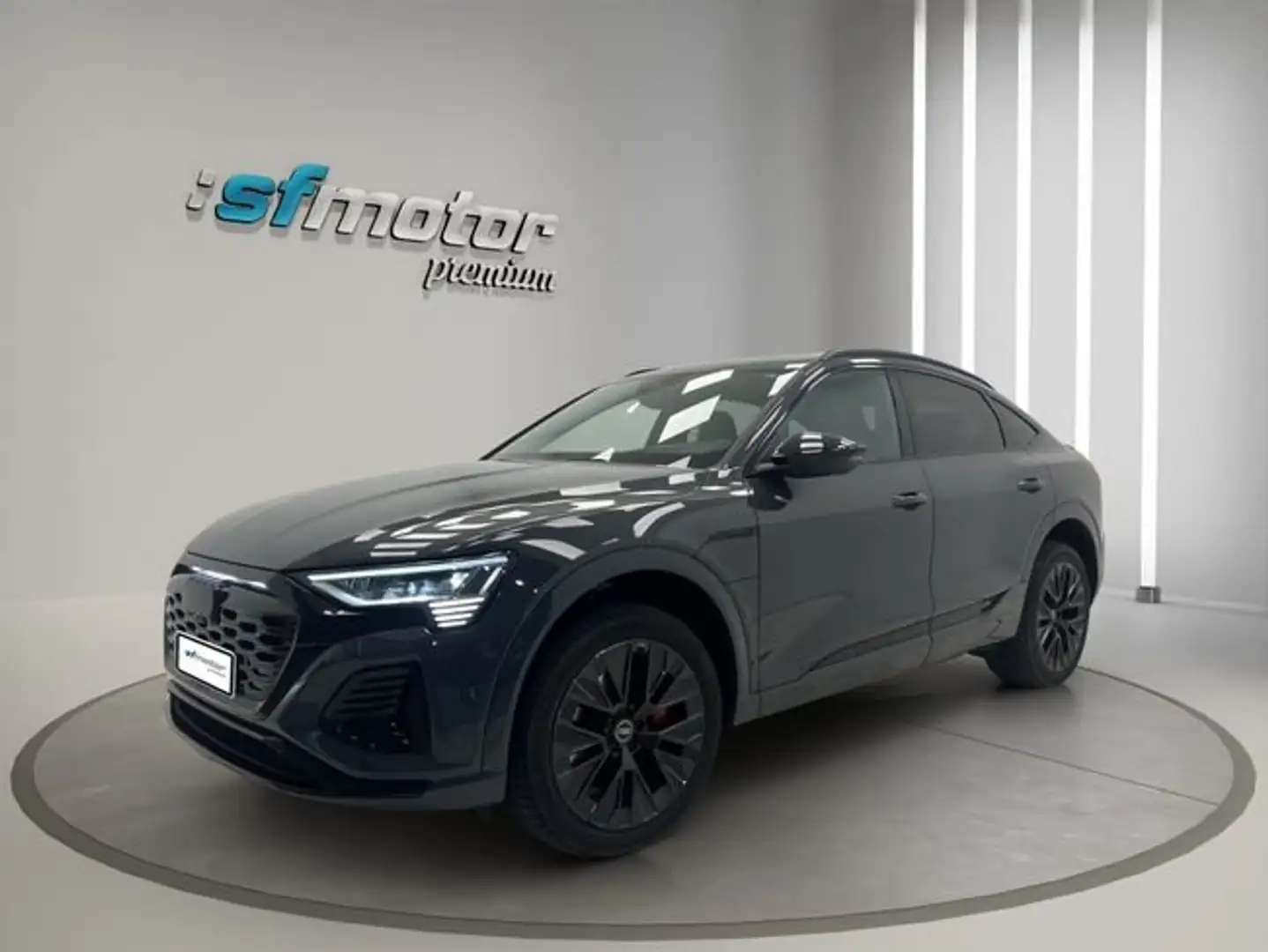 Audi Q8 e-tron 55 quattro S line Gris - 1