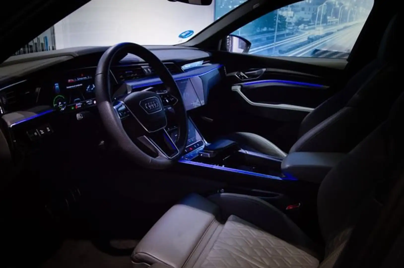 Audi Q8 e-tron 55 quattro S line Gris - 2