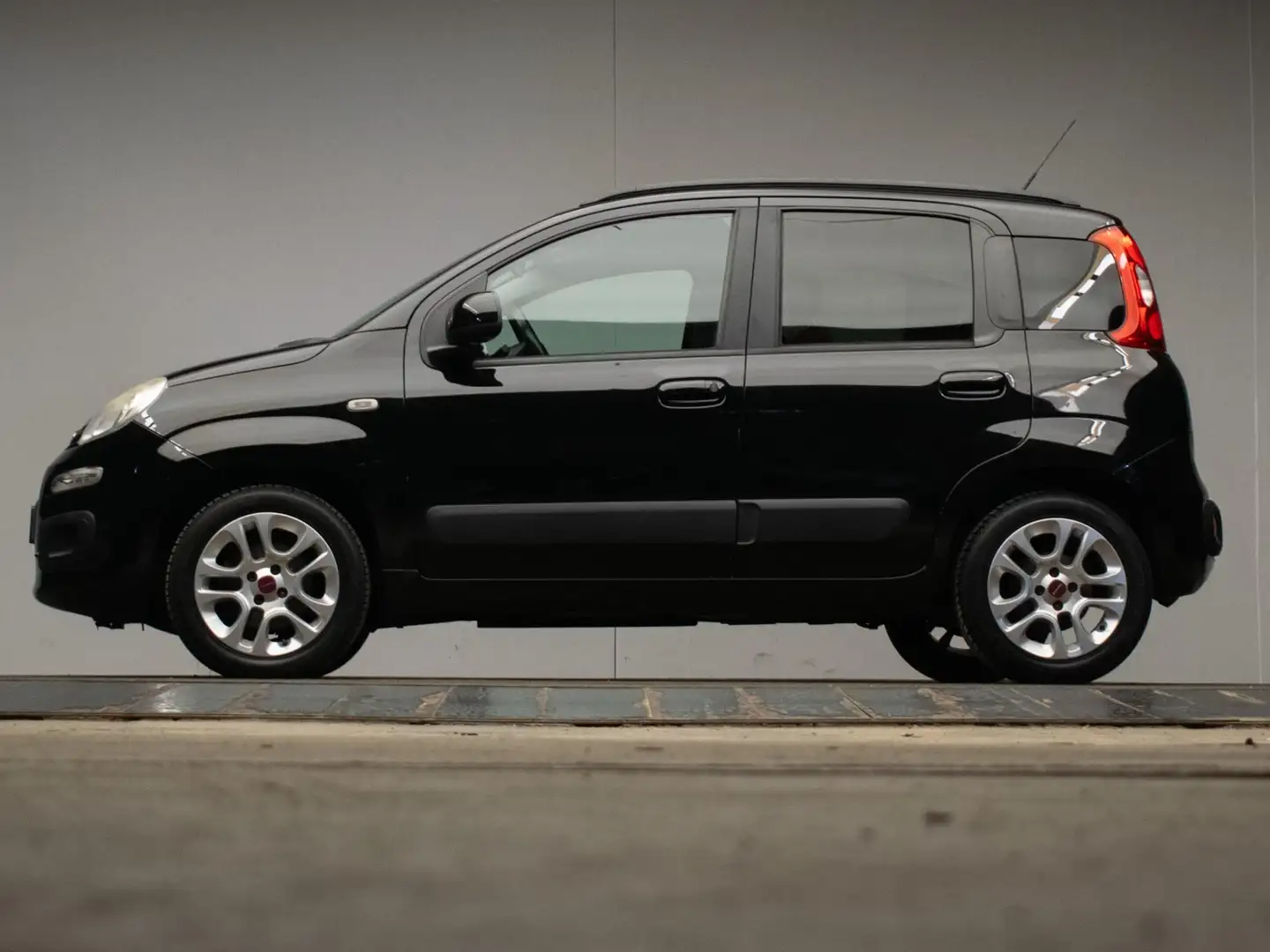 Fiat Panda 0.9 TwinAir Lounge Sport (AUTOMAAT,NAVI,AIRCO,BLUE Zwart - 1