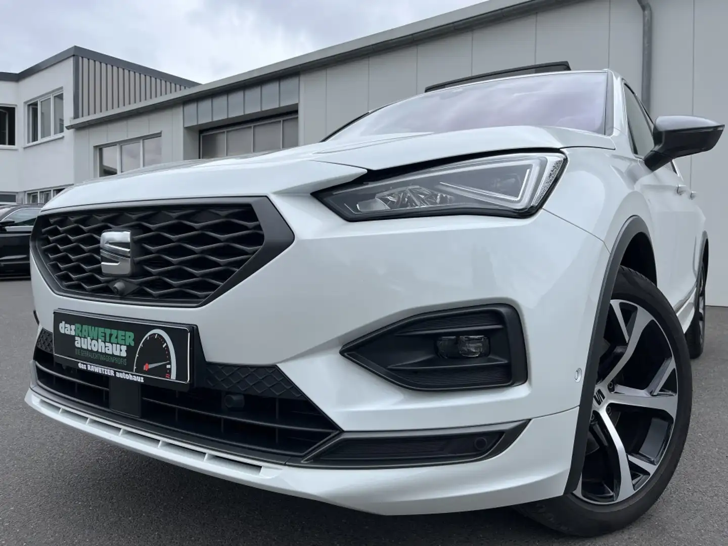 SEAT Tarraco 2.0 TDI DSG 4Drive FR-Line 225€ m. 20% Anzahlung Weiß - 1