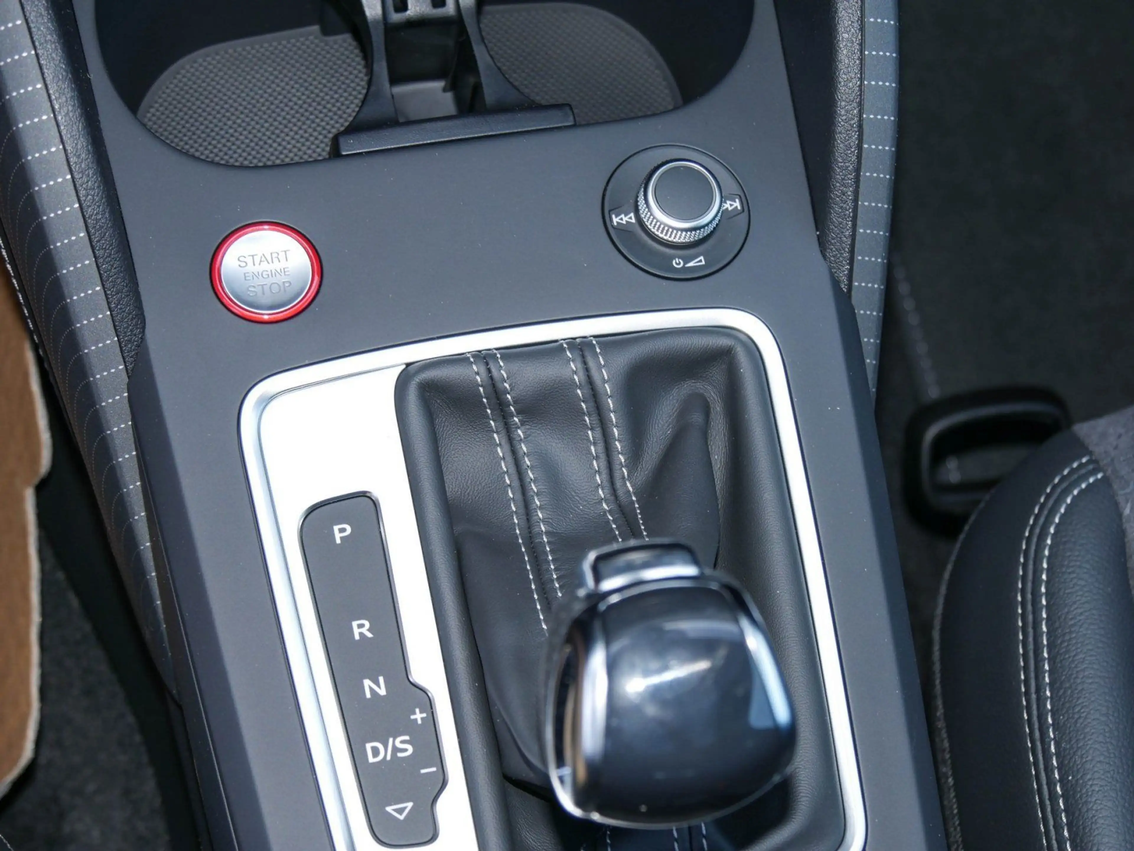 Audi SQ2 TFSI 221(300) kW(PS) S tronic — photo 11