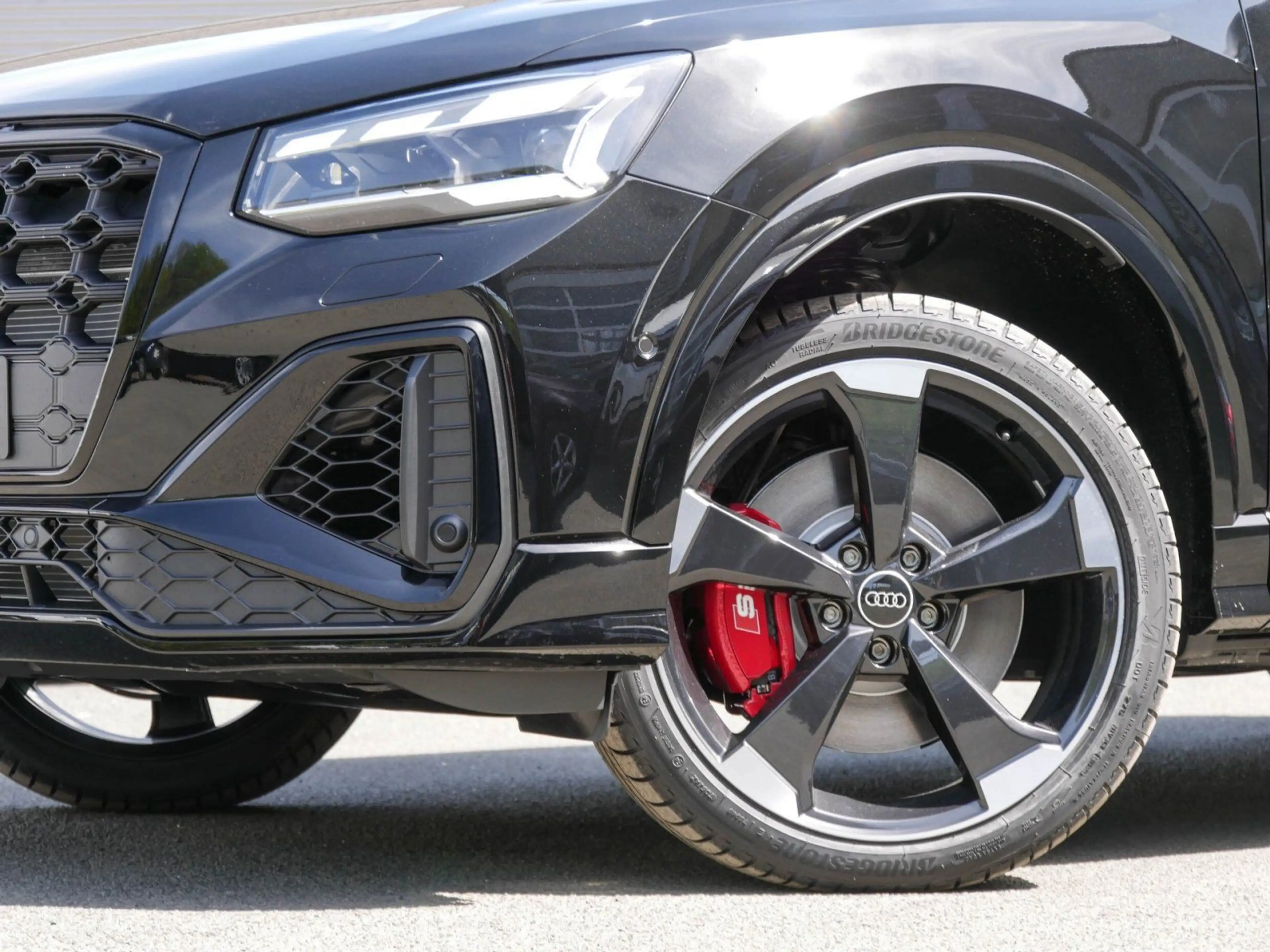 Audi SQ2 TFSI 221(300) kW(PS) S tronic — photo 6
