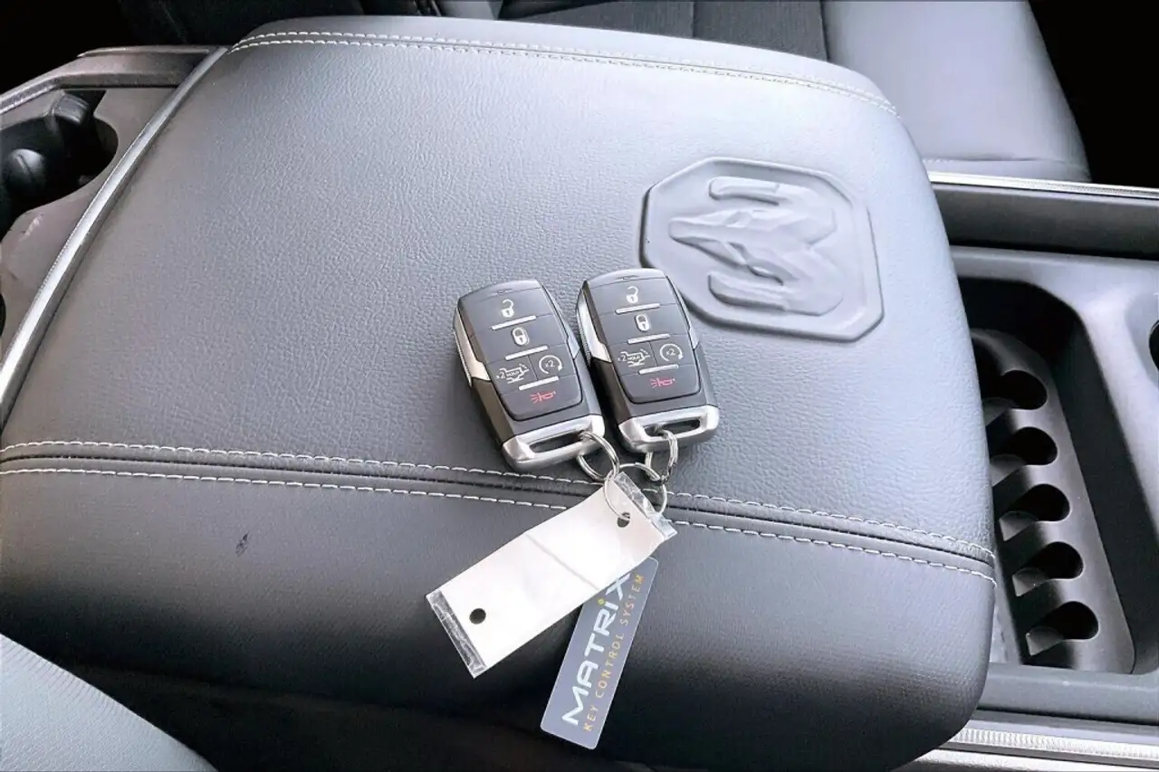 RAM 1500 снимка RAM 1500