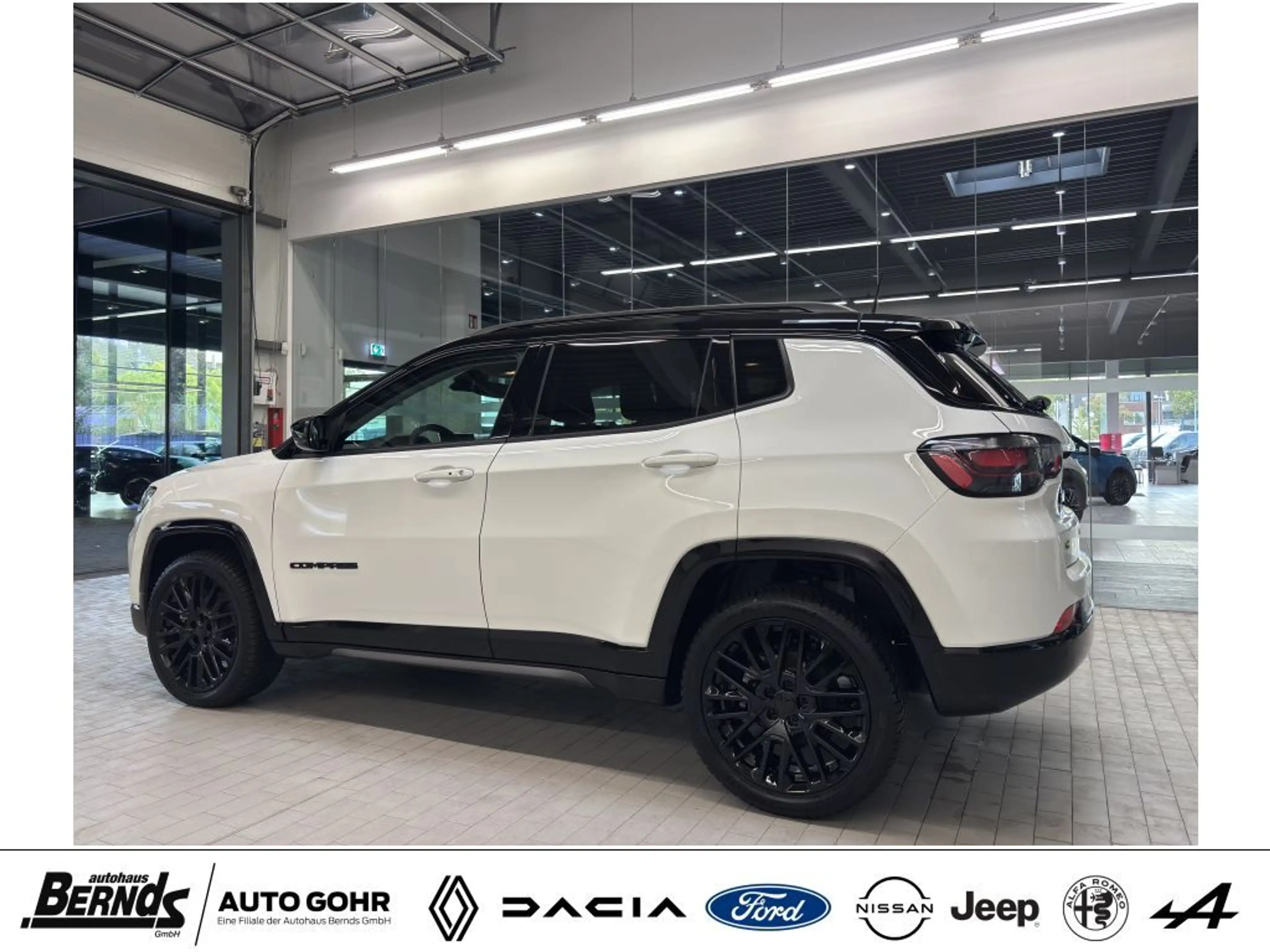 Jeep Compass 1.5 GSE T4 48V e-Hybrid Automatik S WINTER-Pkt. PD — photo 10