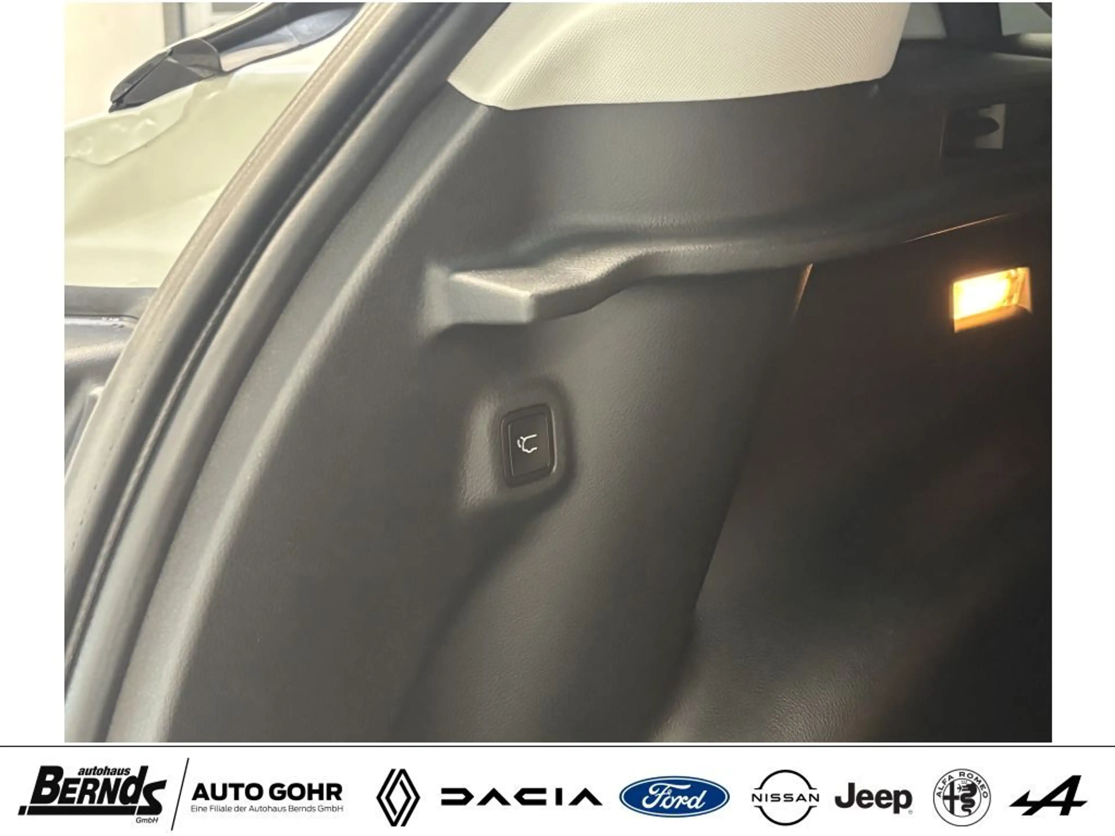 Jeep Compass 1.5 GSE T4 48V e-Hybrid Automatik S WINTER-Pkt. PD — photo 9
