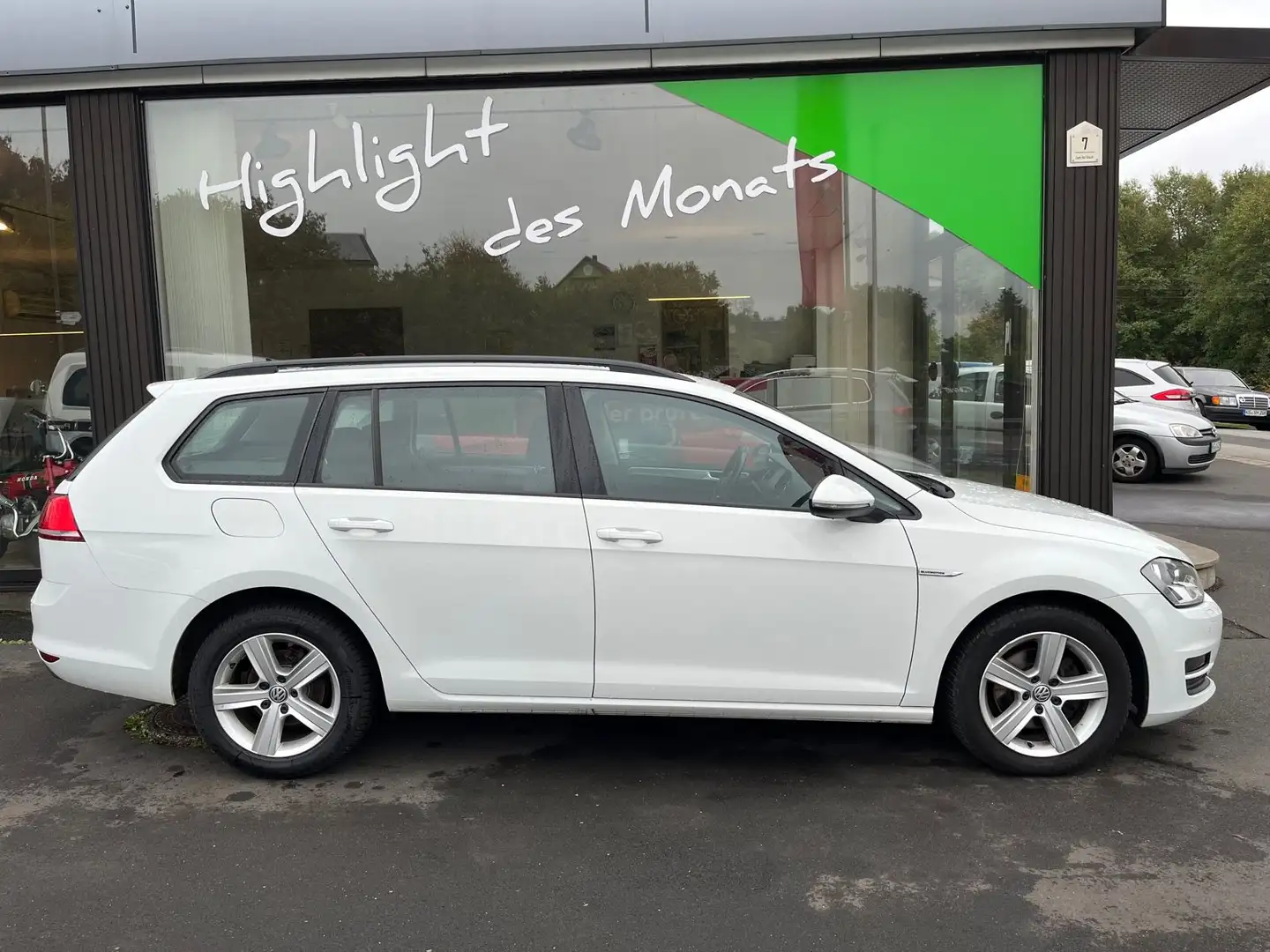 Volkswagen Golf VII Variant Comfortline BlueMotion CNG Bílá - 2